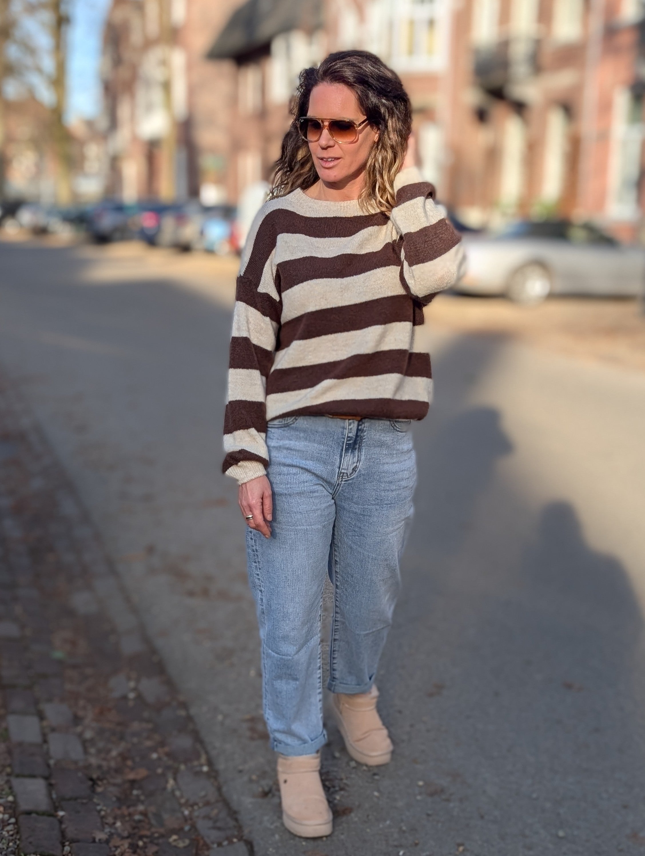 Gestreepte trui soft creme en chocolate brown