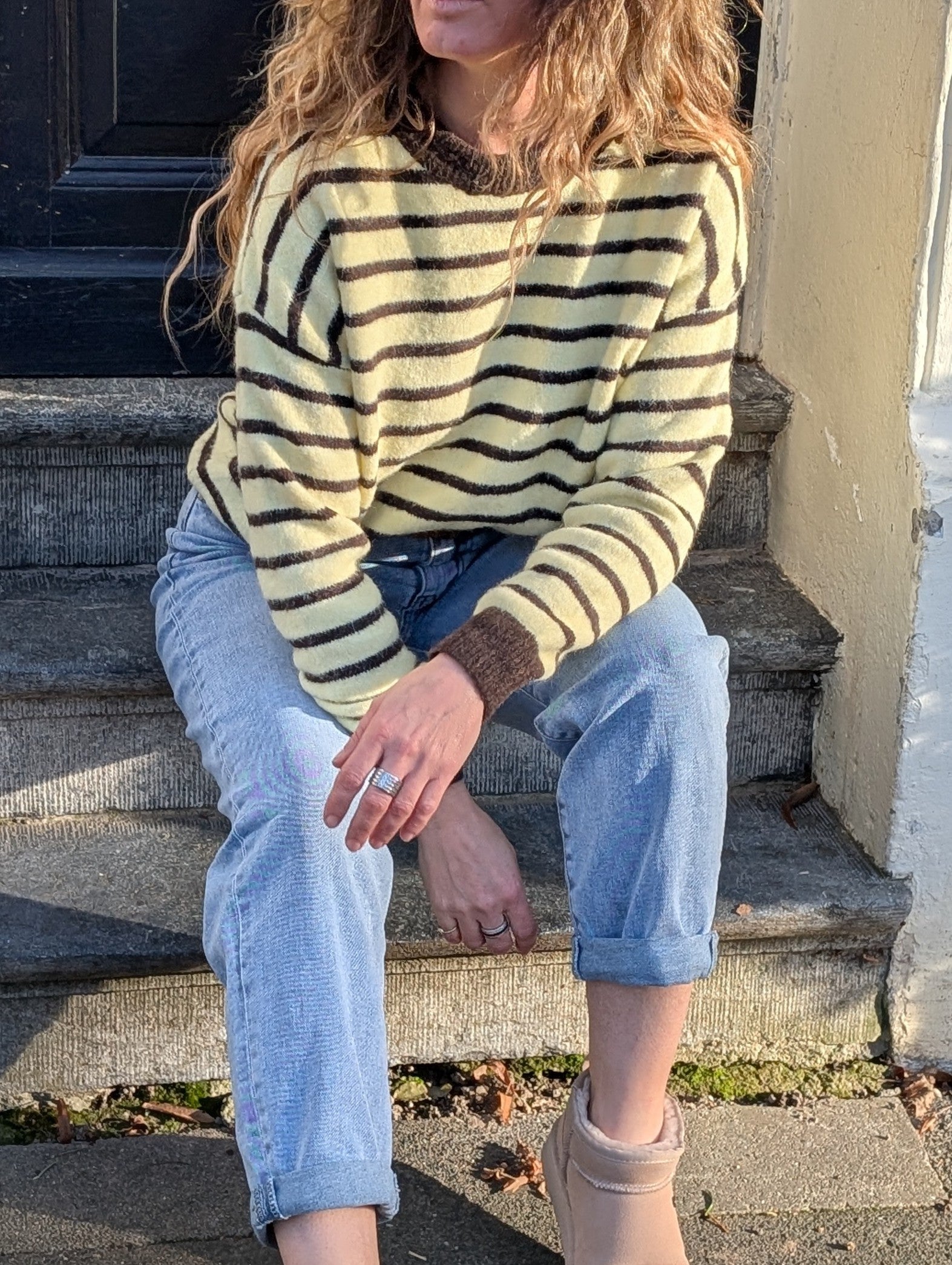 Gestreepte gebreide trui geel/bruin