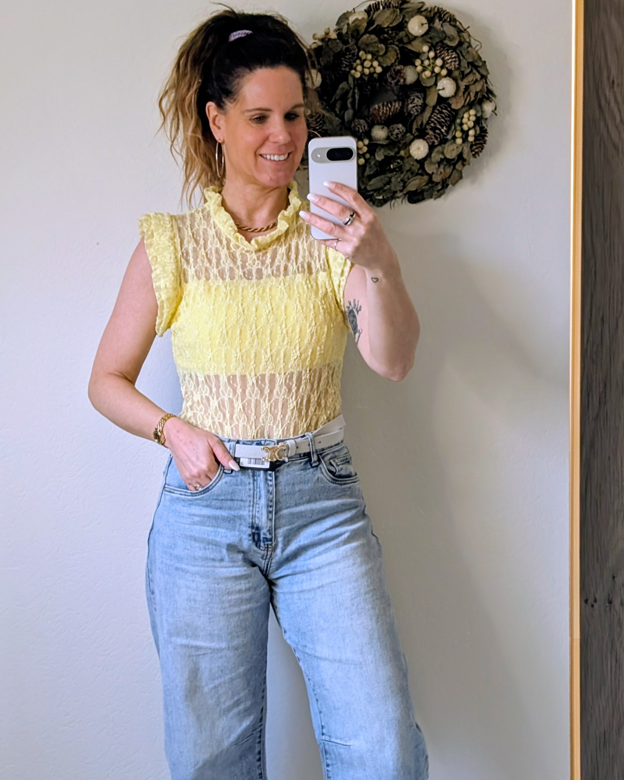 Gele Kanten Body met Ruches en Keyhole Rug – Pastel Geel