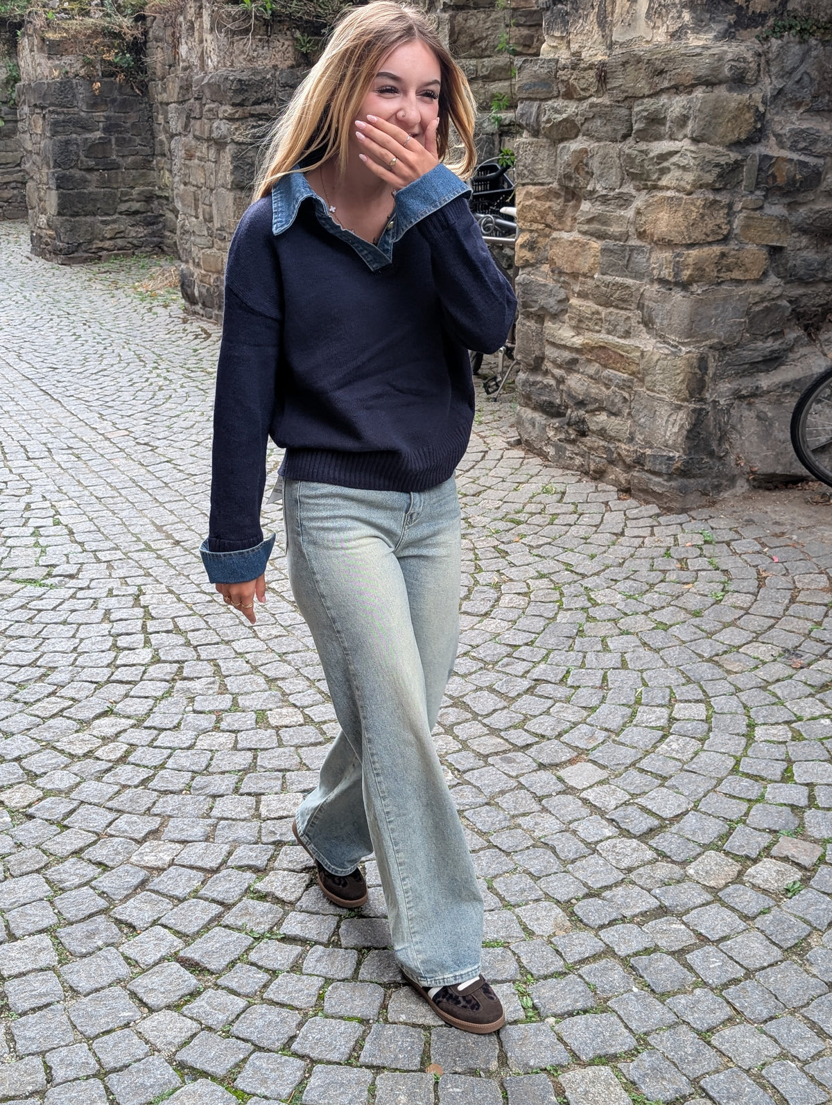 Donkerblauwe Gebreide Trui met Denim Kraag & Manchetten