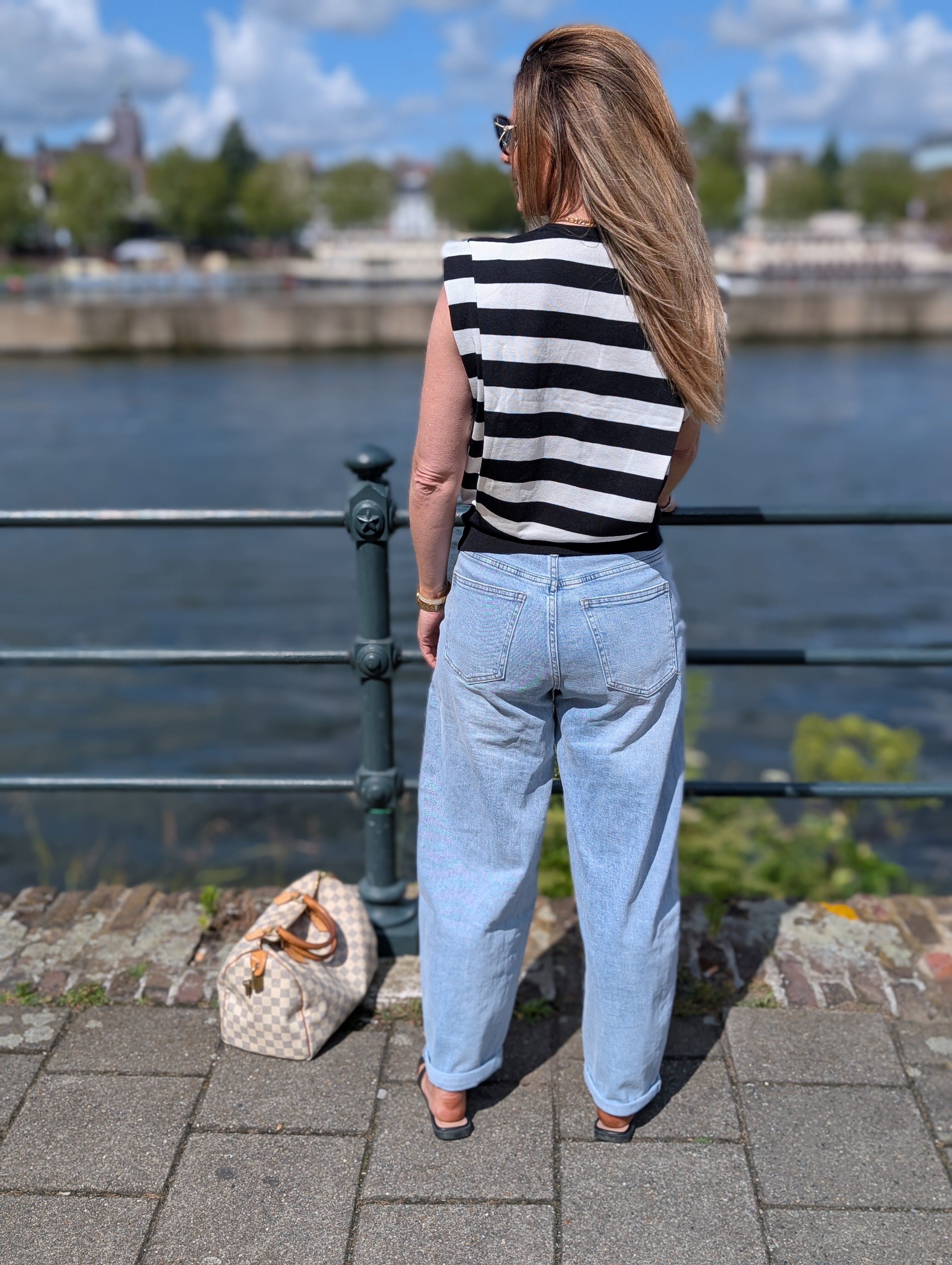 Striped Shoulder knit