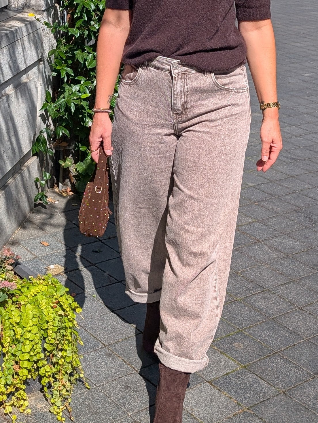 Vintage Wash Balloon Leg Jeans – Taupe