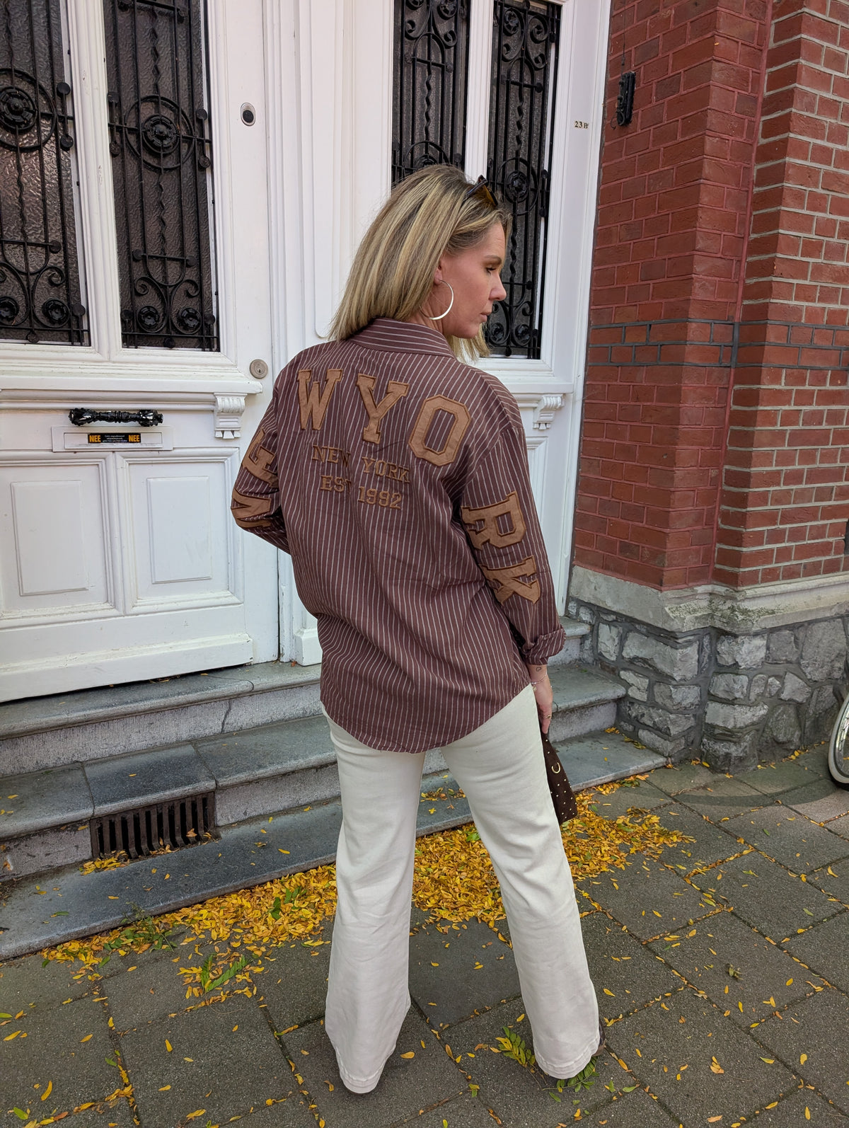 Oversized Gestreepte Blouse met 'NEW YORK' Detail – Bruin