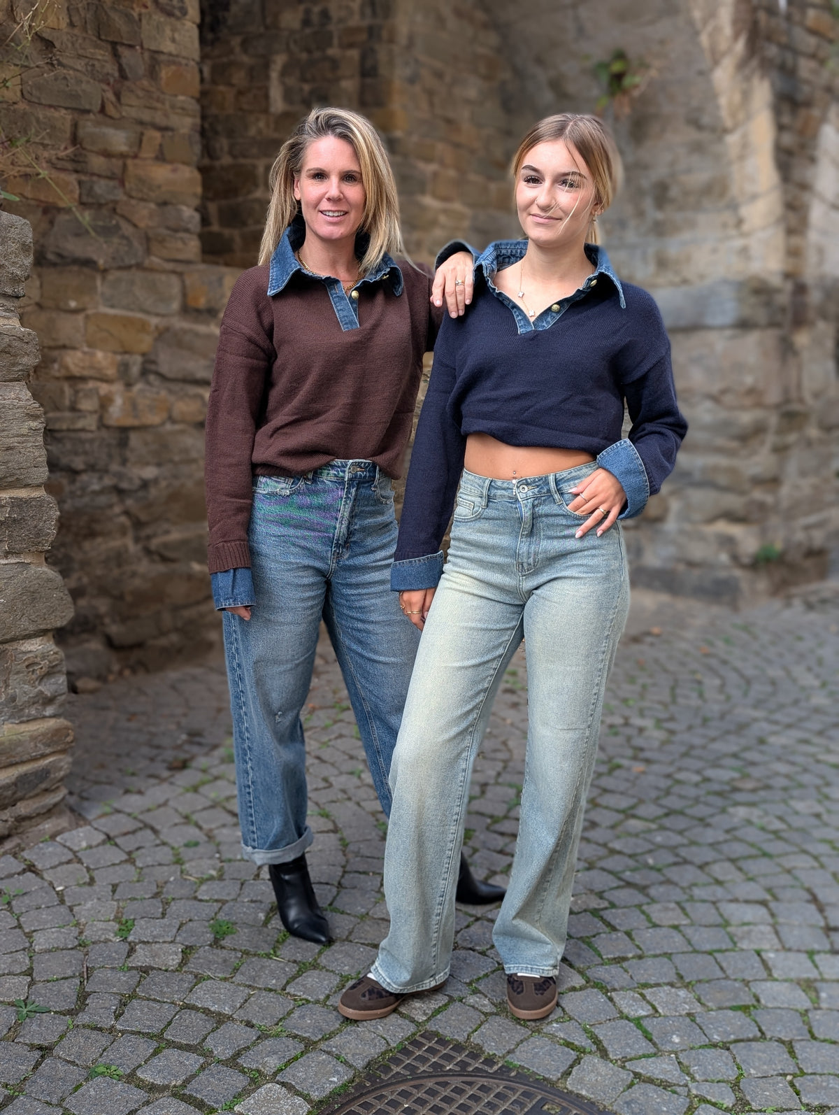 Donkerblauwe Gebreide Trui met Denim Kraag & Manchetten