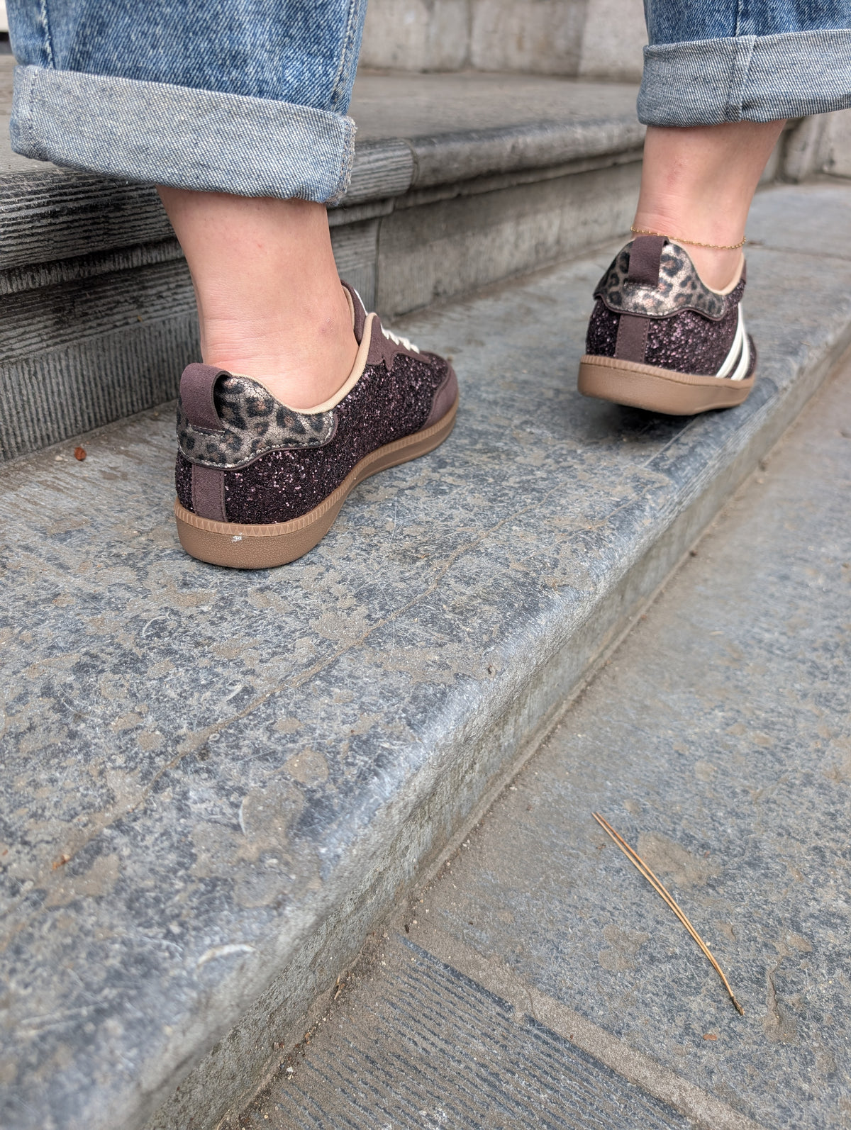 Wine Sparkle Sneakers – Glitter & Luipaard Details