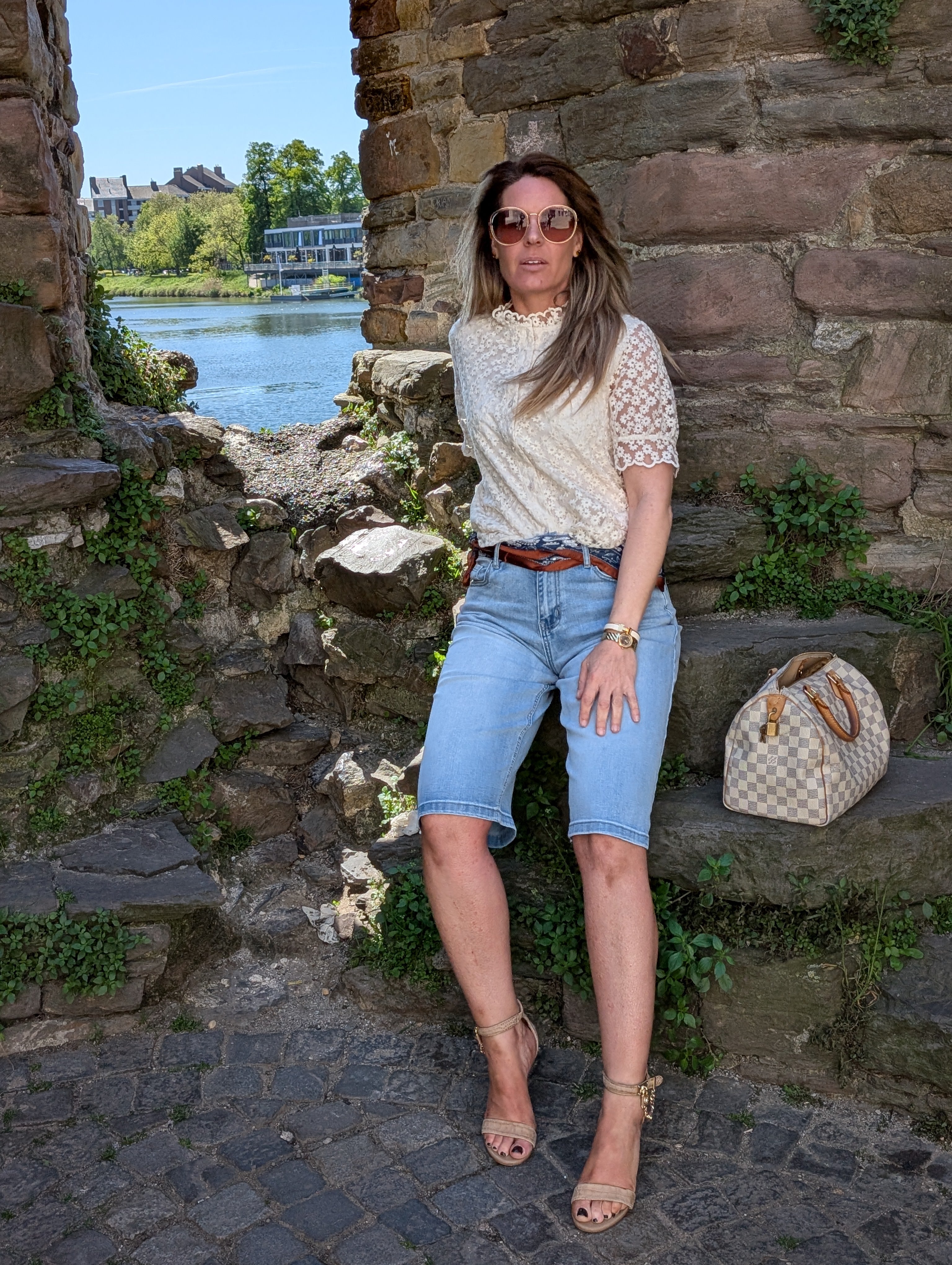 Elegante Beige Kanten Blouse met Bloemenpatroon – Vintage-Chic