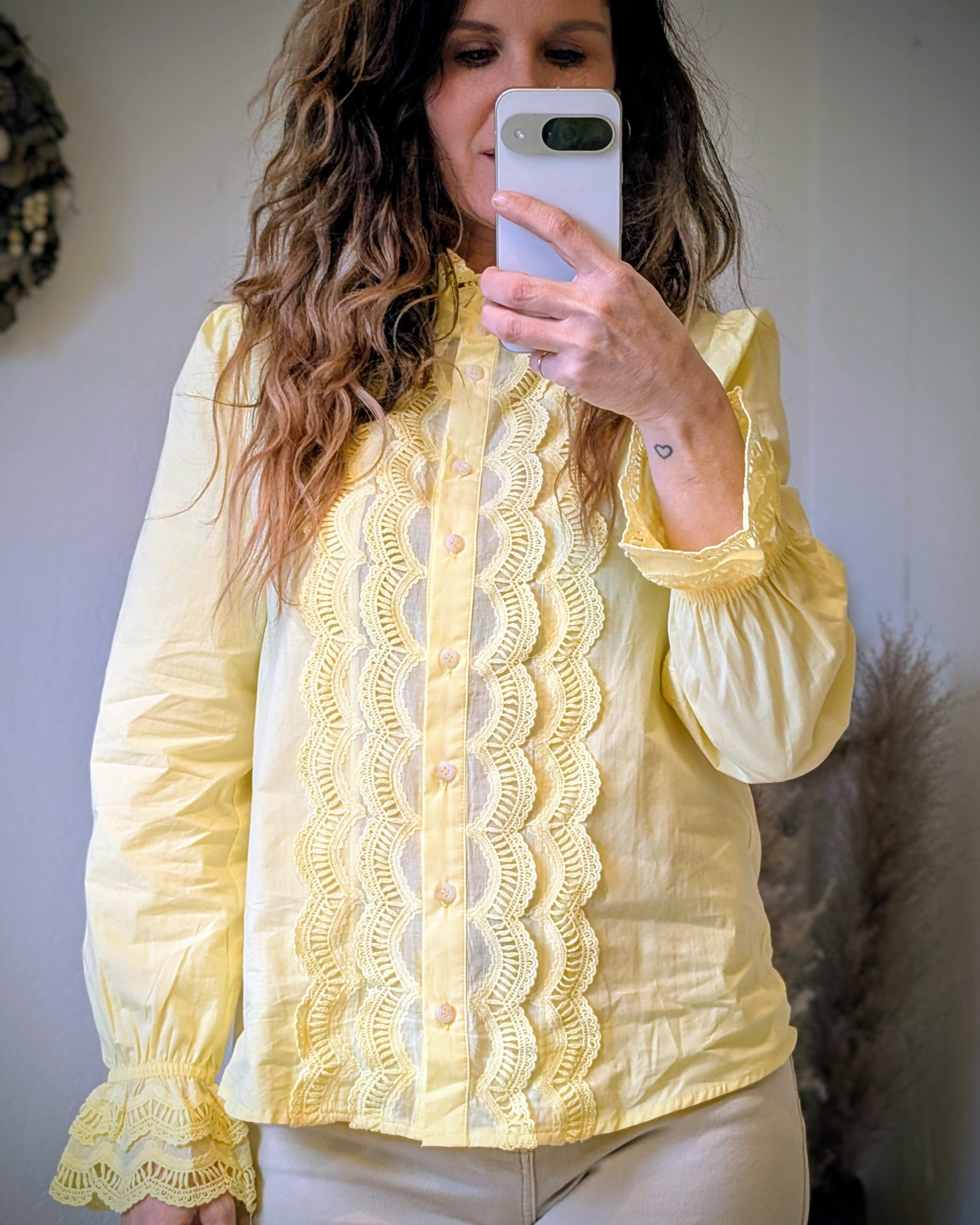 Gele Dames Blouse Met Kant