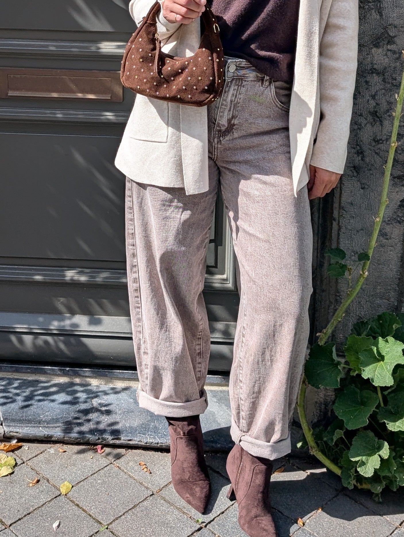 Vintage Wash Balloon Leg Jeans – Taupe