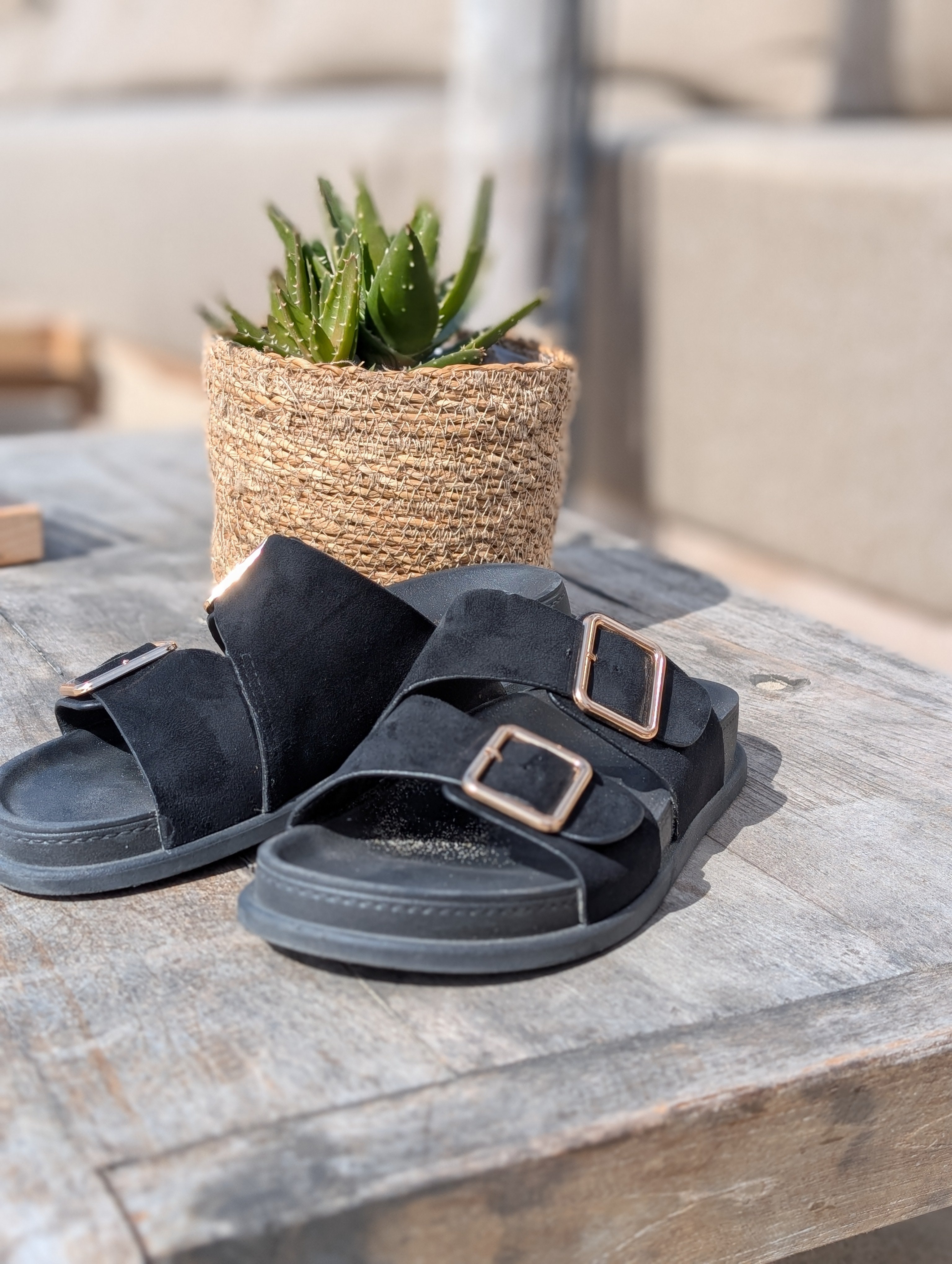 Zwarte dames sandalen met gesp