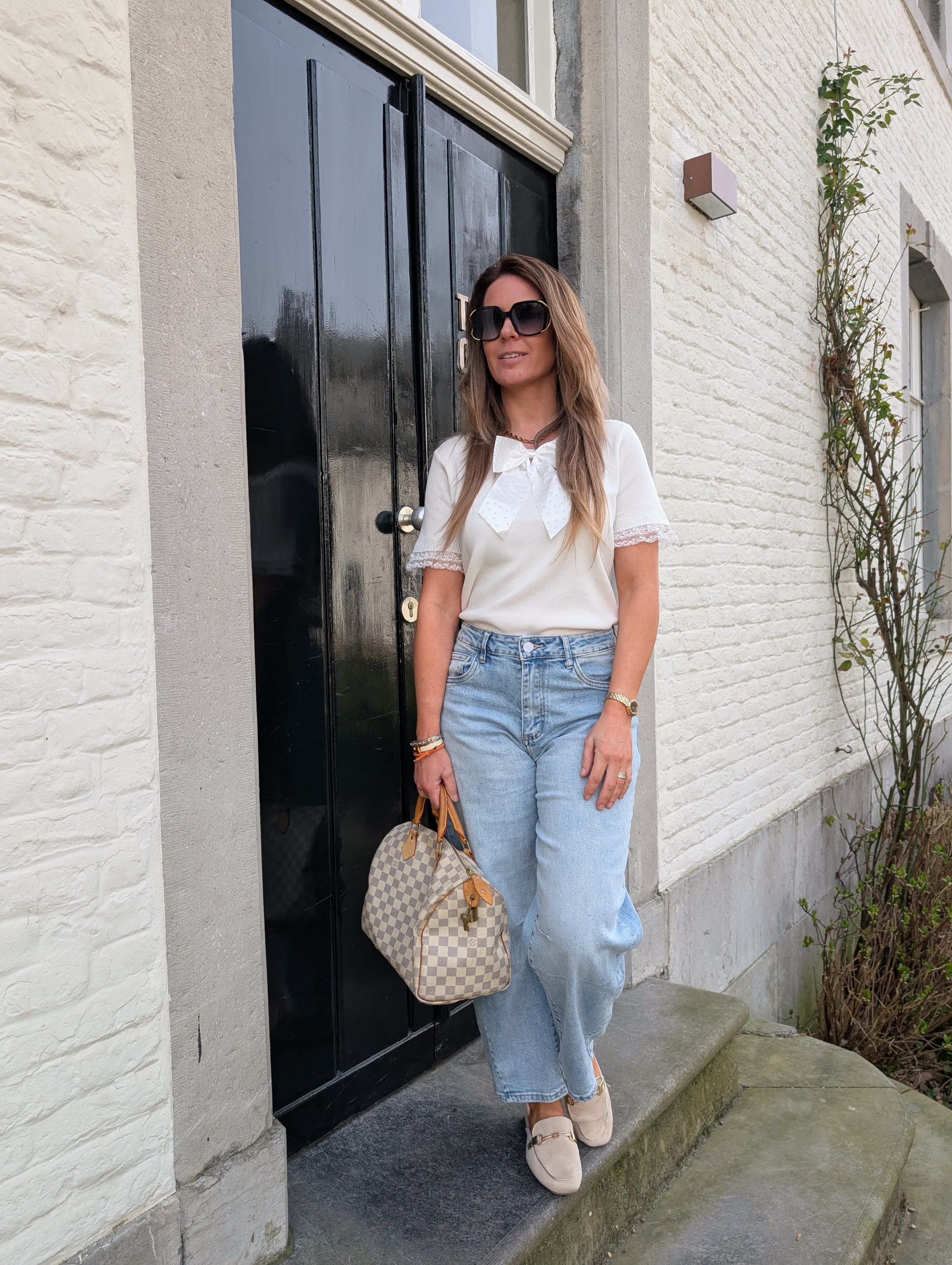 Luxe wit dames t-shirt met kanten mouwen