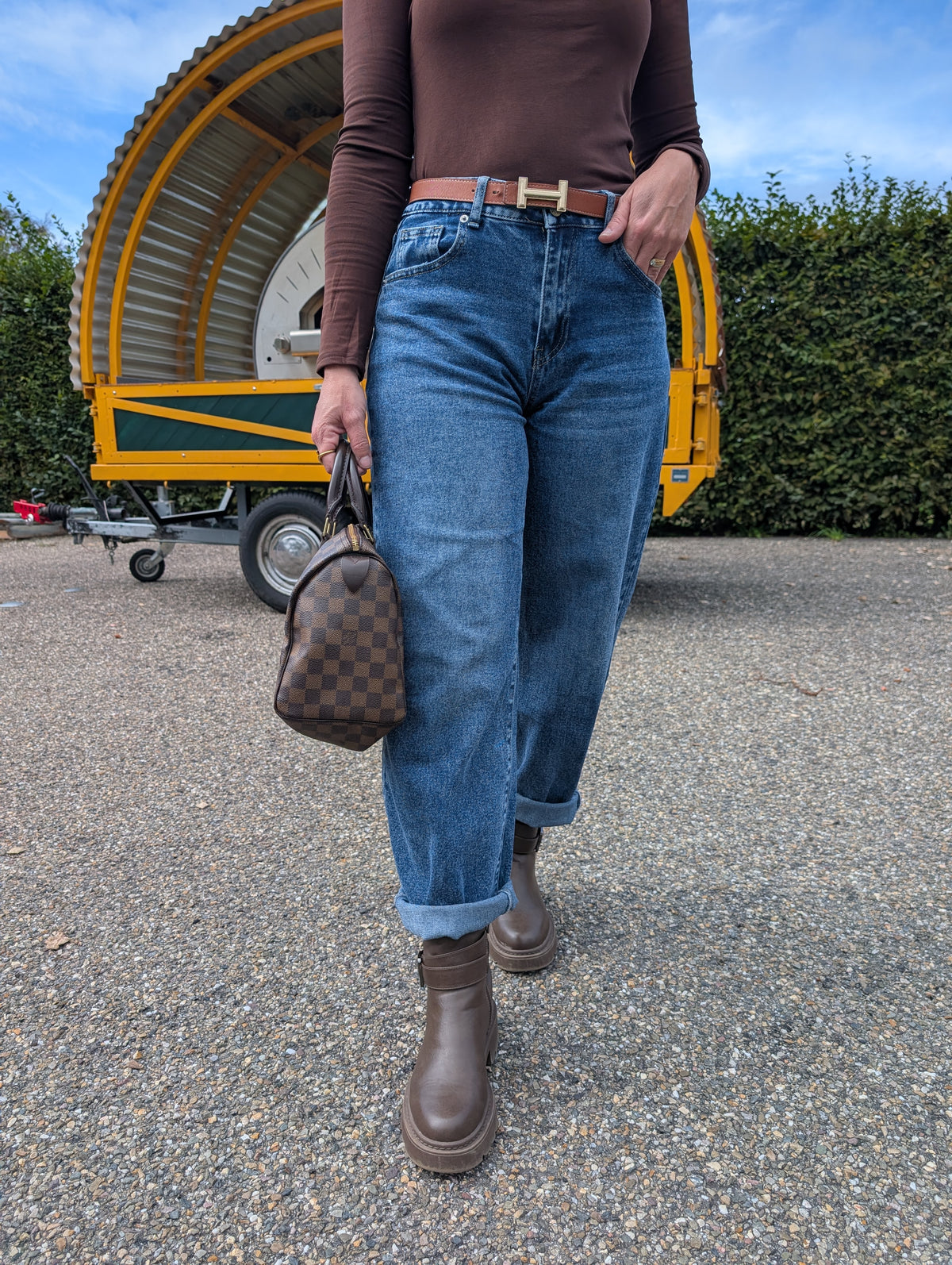High Waist Barrel Fit Jeans – Medium Blue Acid Wash