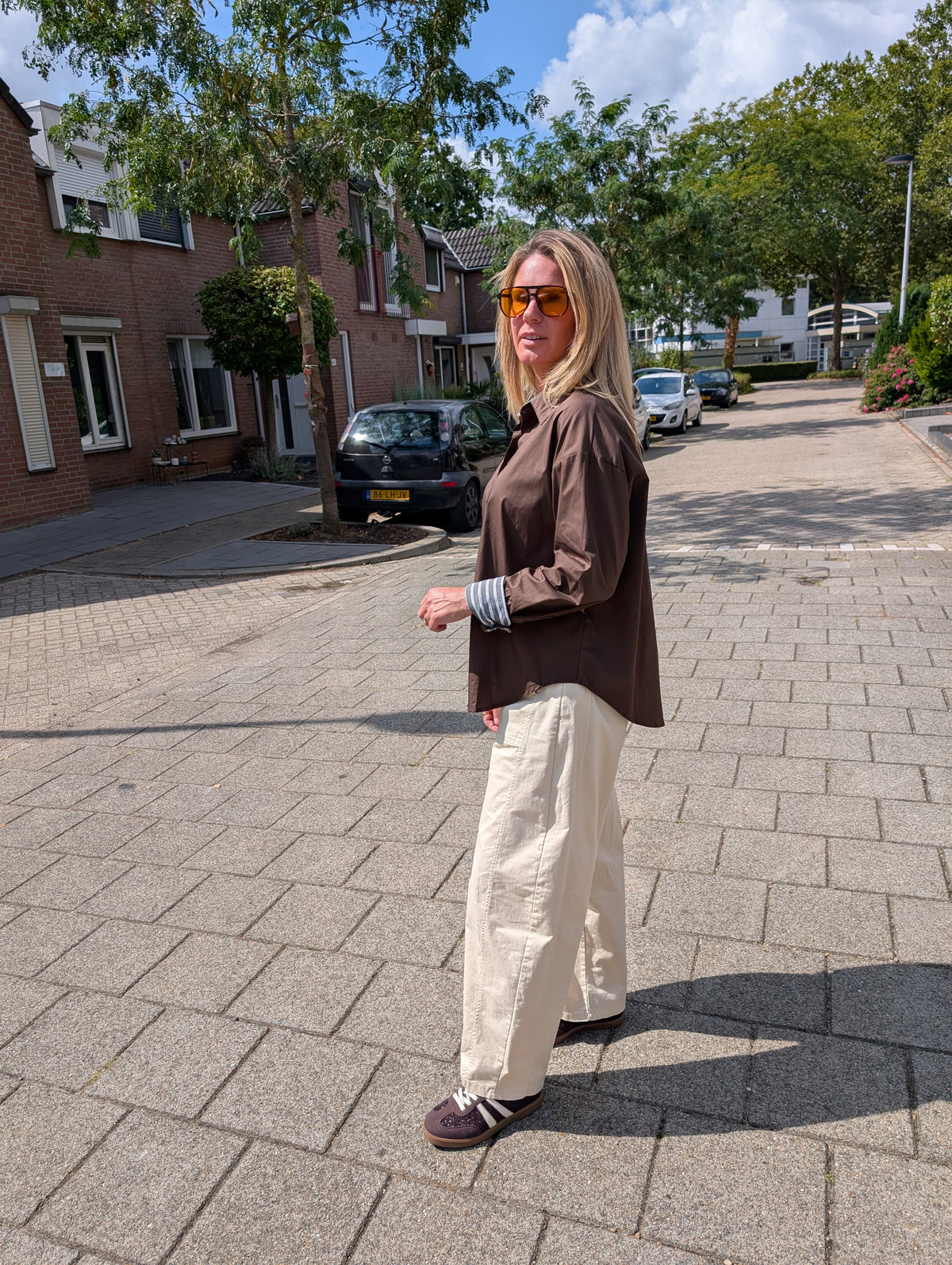 Oversized Katoenen Blouse met Gestreepte Manchet – Chocoladebruin