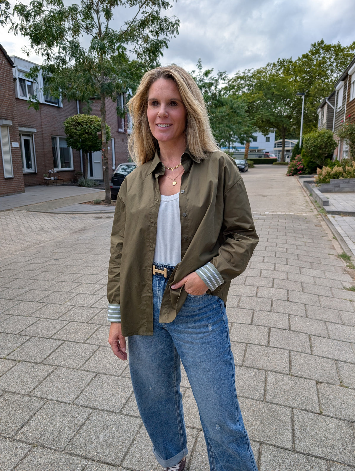 Oversized Katoenen Blouse met Gestreepte Manchet – Olijfgroen