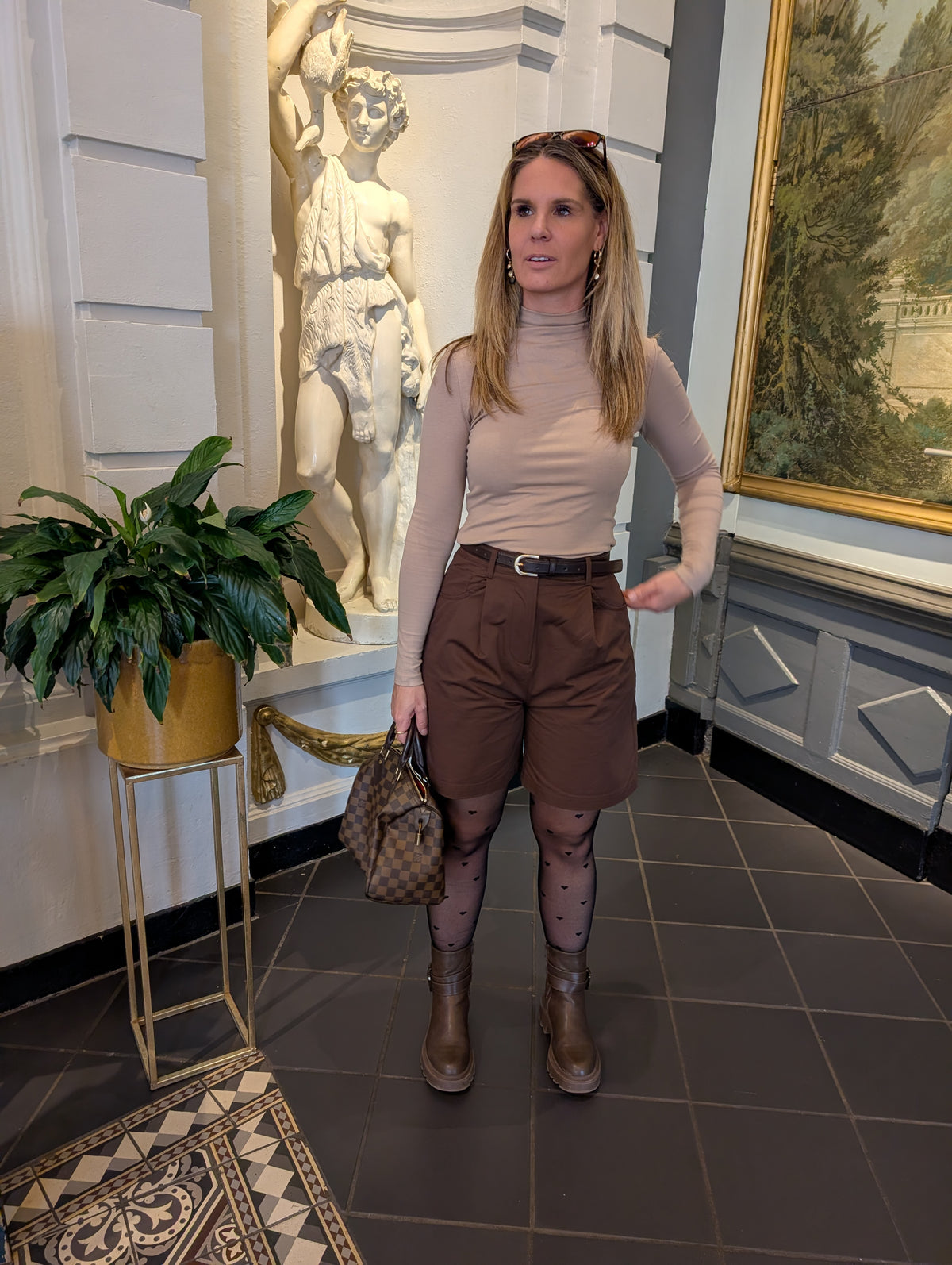 Bruine Bermuda Short met Plooien