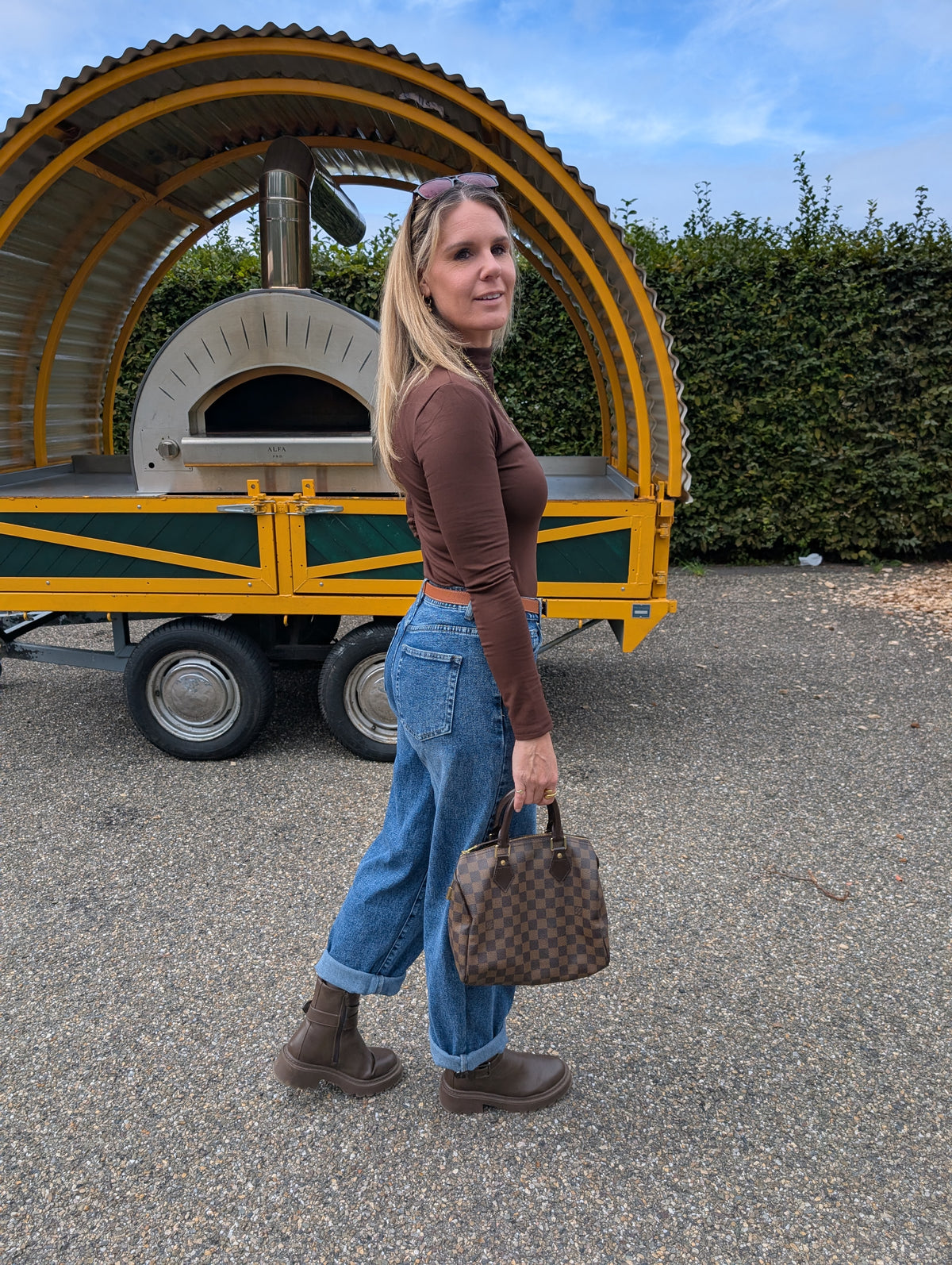 Elegante Bruine Mock Neck Top met Lange Mouwen – Perfecte Layering Essential