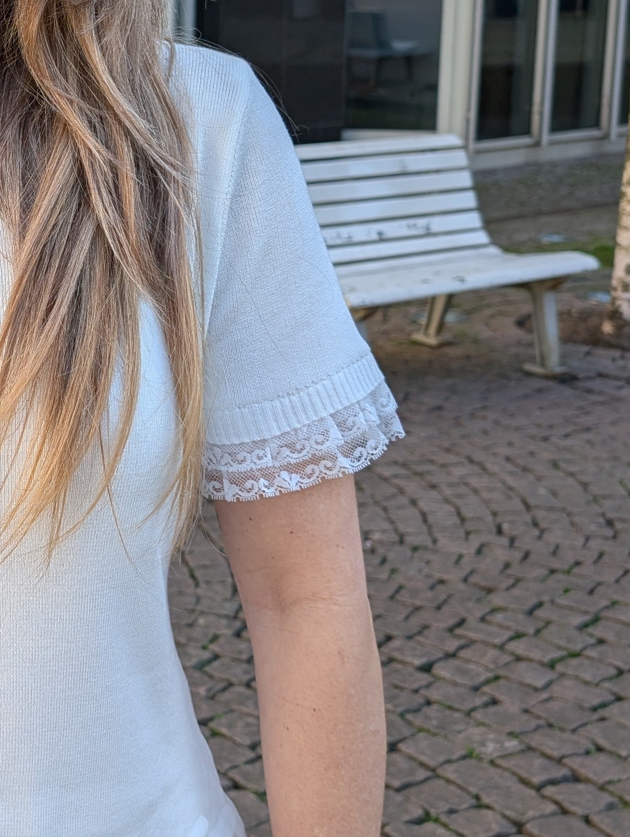 Luxe wit dames t-shirt met kanten mouwen