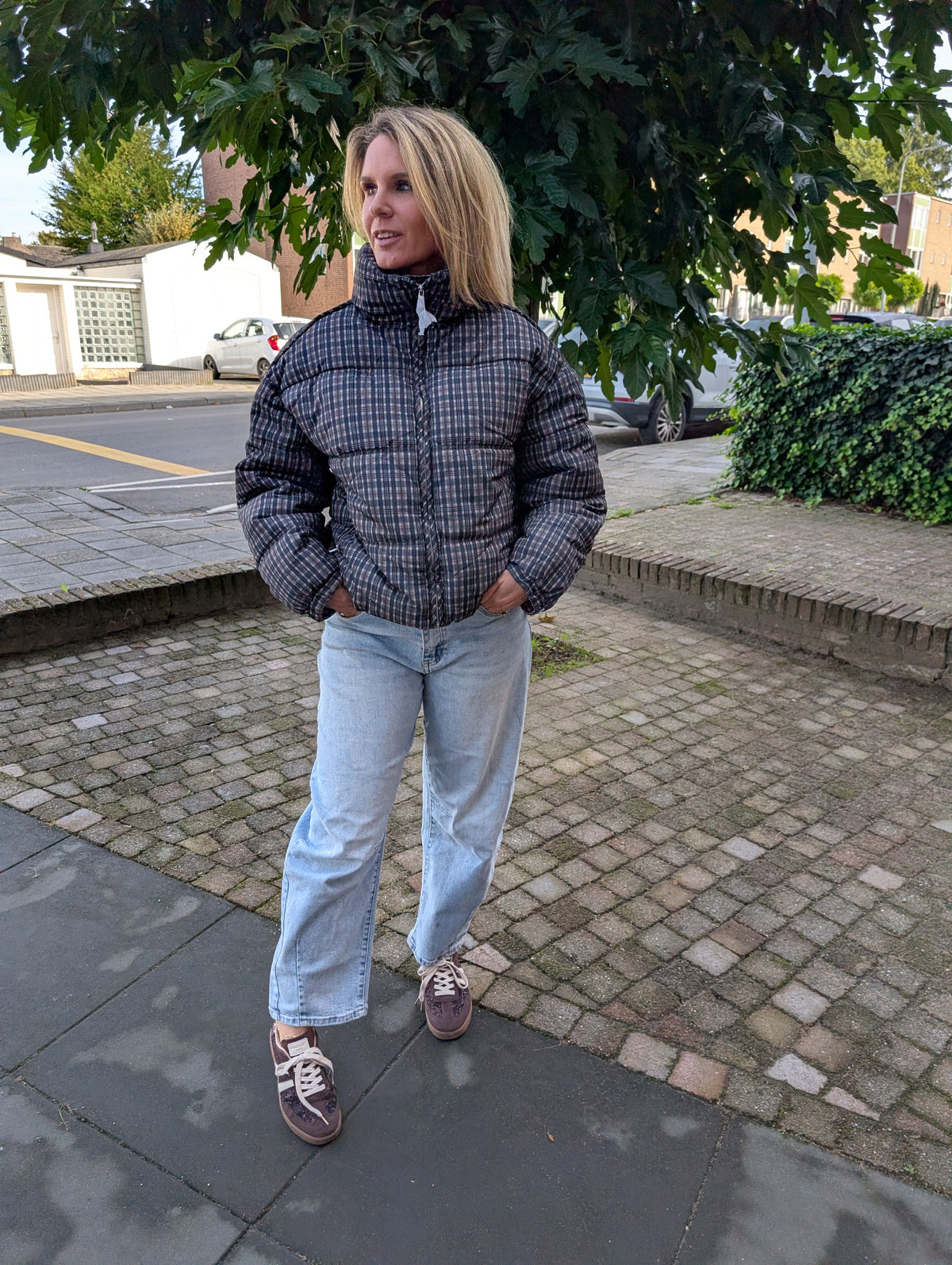 Geruite Puffer Jas – Grijsblauw, Saliegroen & Taupe
