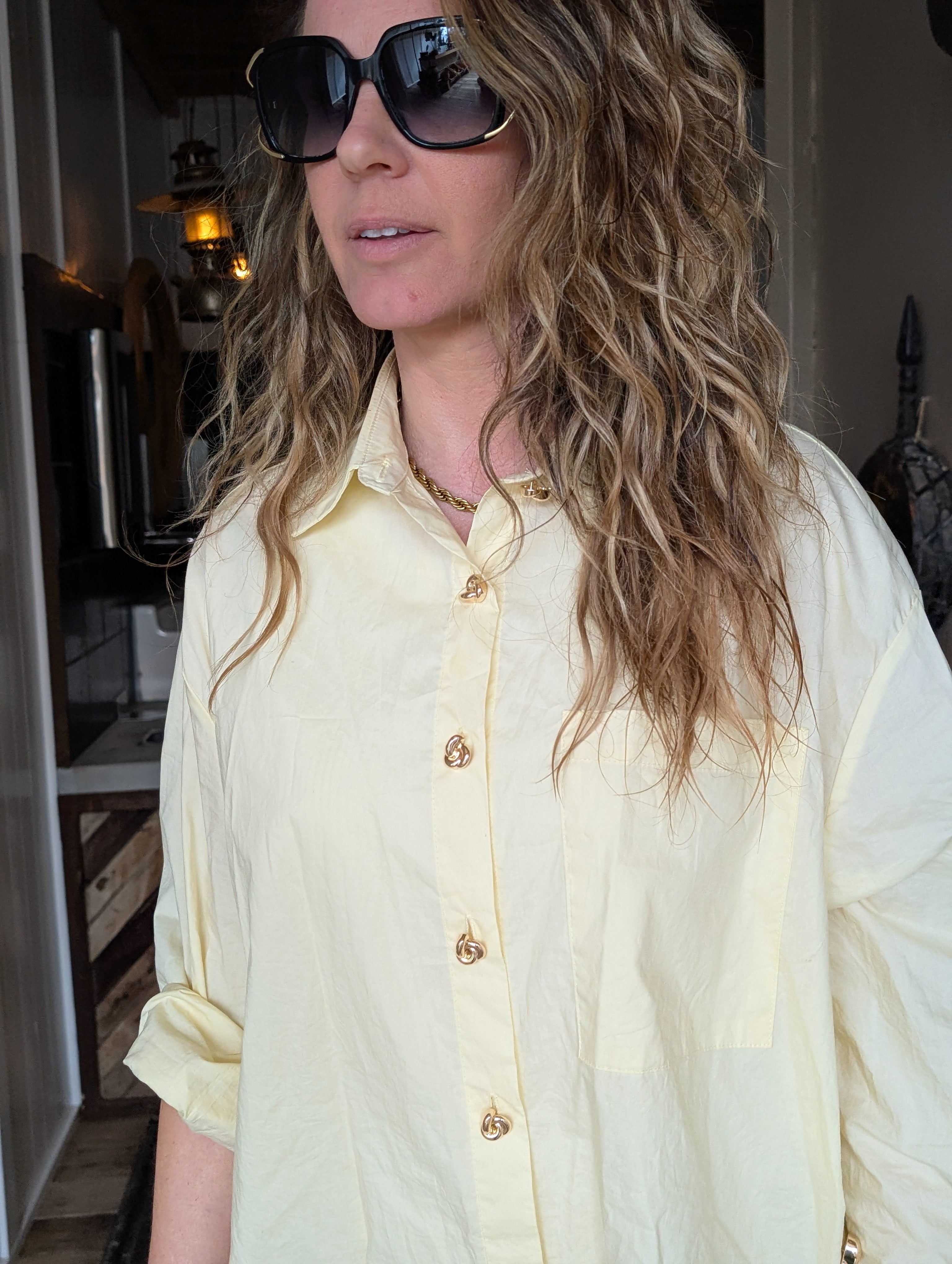 Oversized  Blouse Botergeel Met Gouden Knopen