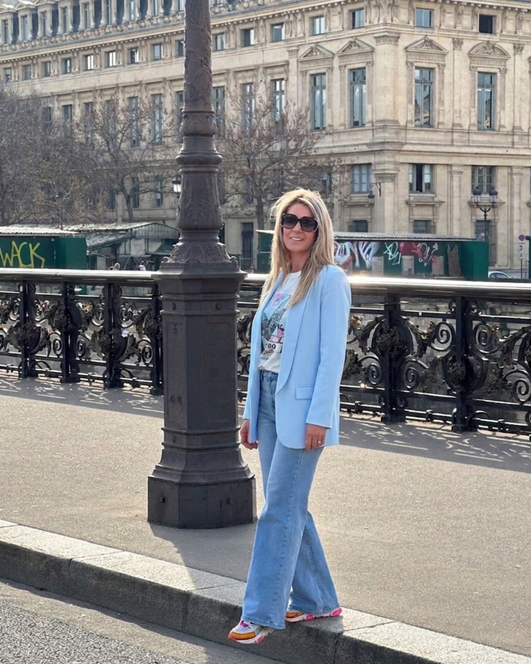 Lichtblauwe Blazer – Fris, Tijdloos Elegant