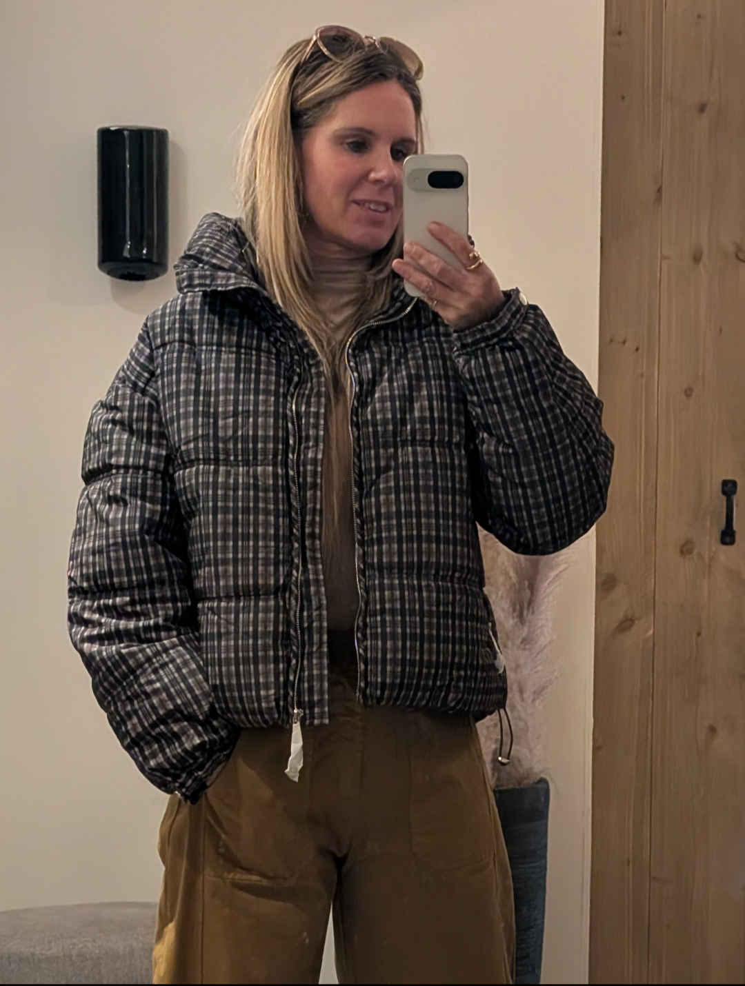 Geruite Puffer Jas – Grijsblauw, Saliegroen & Taupe