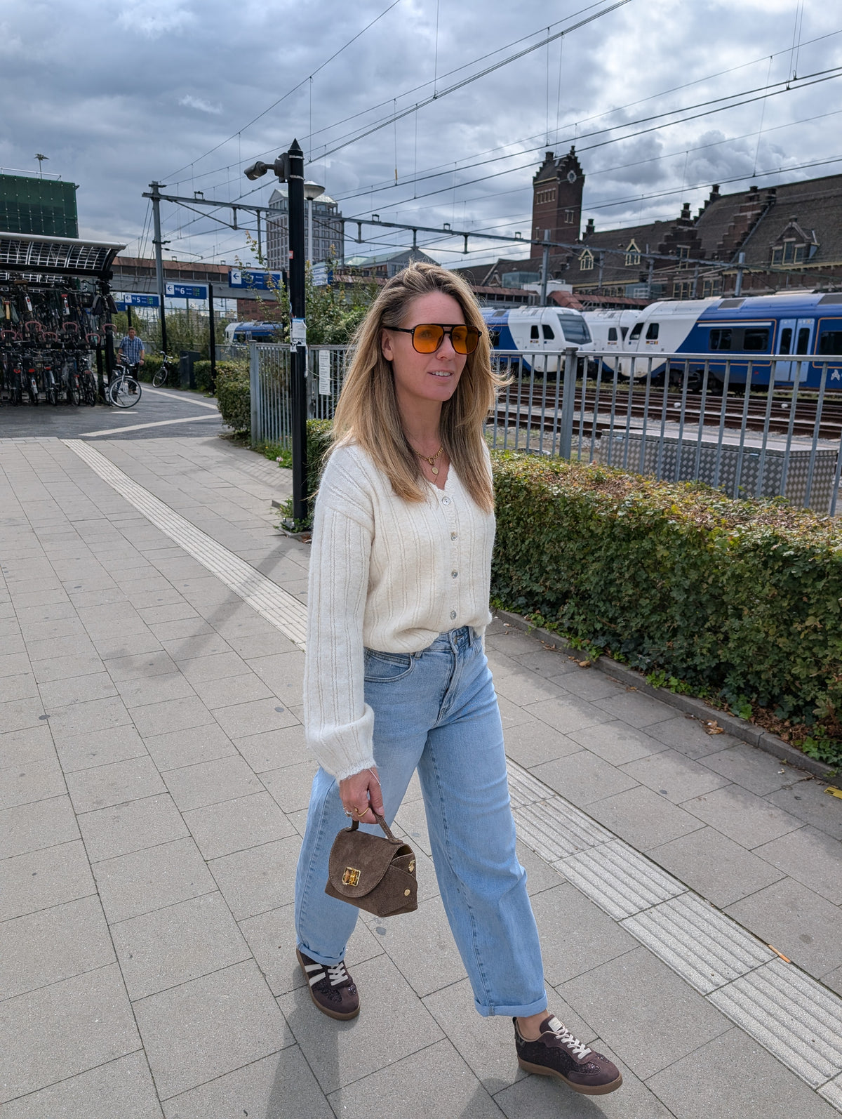 Trendy Knit Vest met Knoopjes – Ecru